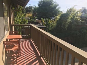 **AMAZING 1BR/1BA w/ parking, in-unit W/D -- 10 min bike to Stanford** 2