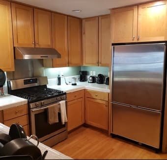 Fully furnished 1 bed with private bath available June 1 - Sept 1 3