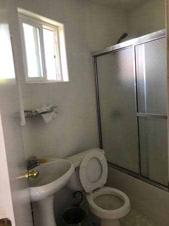 A furnished room with bath available from June 5 (menlo park) 2
