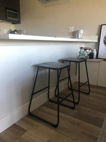 2 Bar Stools 2