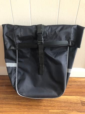 [For Sale] Waterproof bike pannier 1