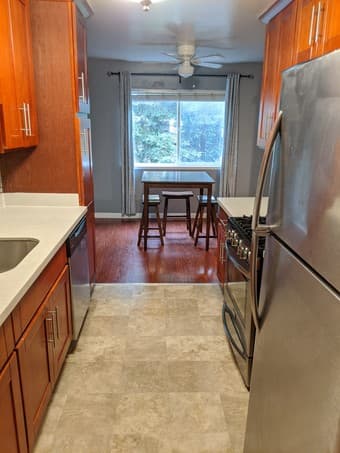 Large renovated 2B/2B (1200 sq ft) $3750 signing bonus! Redwood City 2