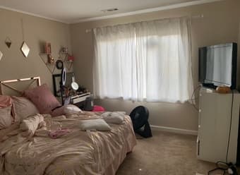 Master bedroom in 3B2B home in EPA - LADIES ONLY 1