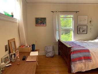 Room in hilltop home in East Bay with views! 3