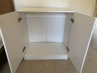 White stand 2
