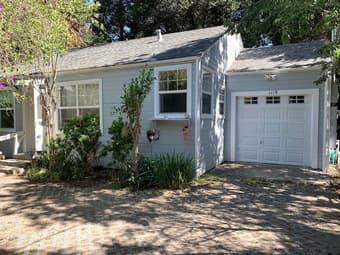A lovely 2BR, 1.5 bath cottage in Menlo Park for rent 1