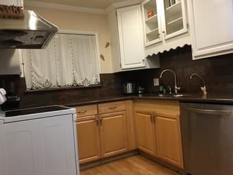 $900 1 bed/shared bath 3