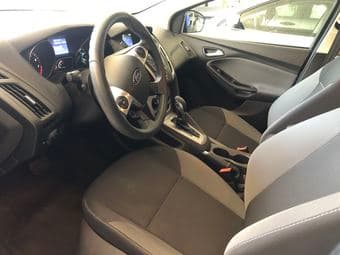 2013 Ford Focus SE sedan 2