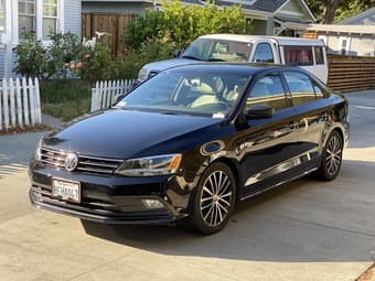 2016 Volkswagen Jetta 1.8T Sport Black - 20k miles 1