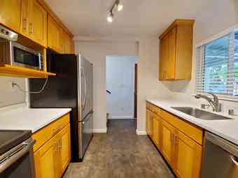 3 Bed / 2 Bath House near Stanford, Woodside Plaza, and 280 3