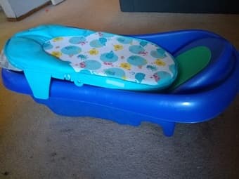 Infant and toddler bath tub and helmet 2