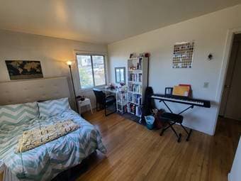 Spacious Room for Rent in Baker Beach 1