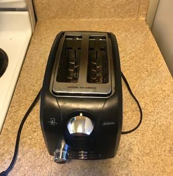 Toaster, reusable food containers, Stanford Lunch box, & more 1