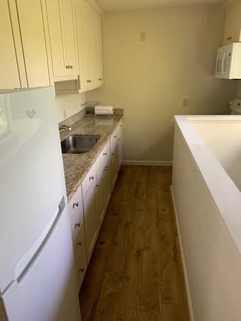 Room Available in 2b/1b apartment (10 min to Stanford!) 2