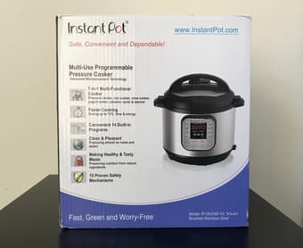 Instant Pot DUO60 6 Qt 7-in-1 Multi-Use - Brand New 2