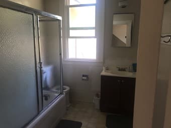Room on Palo Alto’s University Ave! 2