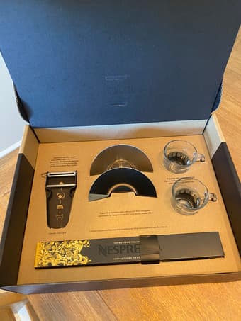 De'Longhi Nespresso Machine+Aeroccino Milk Frother+Welcome pack 1