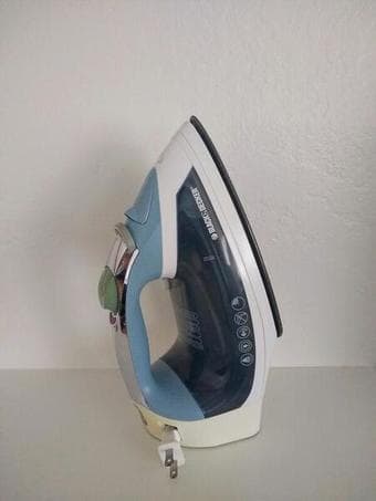 Black & Decker IRON 1
