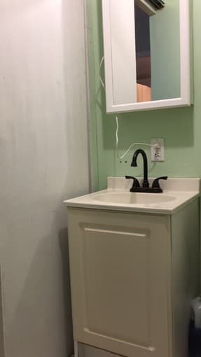 $800 1 bed/shared bath 3