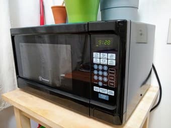 Countertop Microwave Oven 1