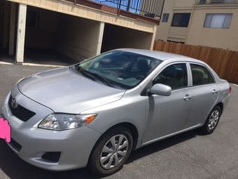 2010 Toyota Corolla, clean title 1