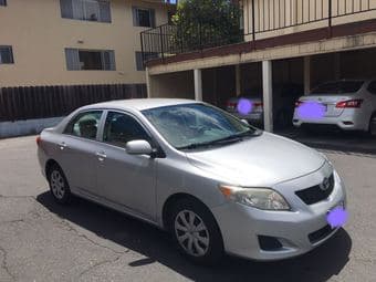 2010 Toyota Corolla, clean title 2