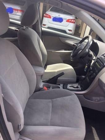 2010 Toyota Corolla, clean title 3