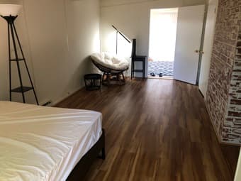 Master bedroom in EICHLER HOME, 15 min bike to Stanford, parking incl. 1