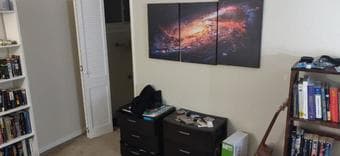 Master bedroom in 4 bdrm/2.5ba house located 1 mile from Stanford 1