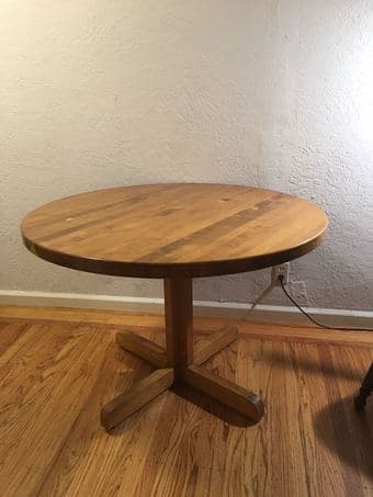 Dinning table and chairs 餐桌椅 1