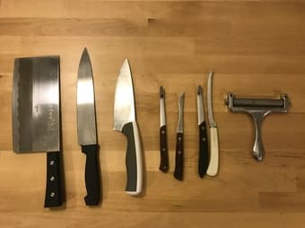Knives and cheese slicer 2