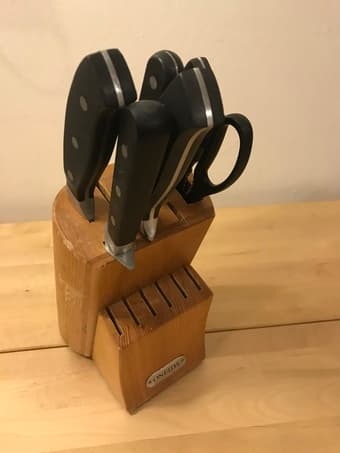 Knives and cheese slicer 3