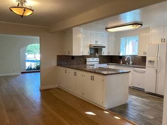 Room with shared bathroom in stunning new house, Menlo Park (3b/2ba) - 2