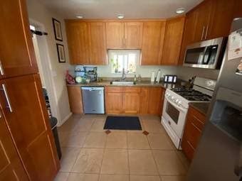 RWC 2 (Furnished) Rooms Fun Late 20s Relaxed Professionals 3
