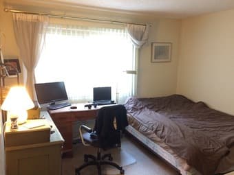 Sunny, Quiet end unit furnished 1B/1Bath 777 San Antonio 3