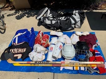 Ice Hockey gear for young Teen 1