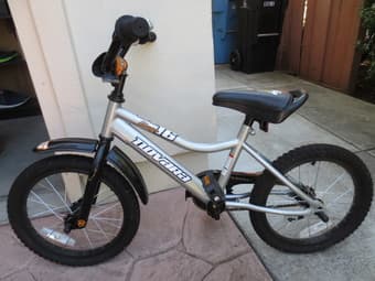 16" Novara kids bike with training wheels, like new 3