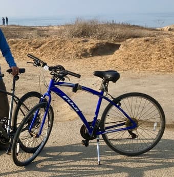 Hybrid bike: great condition 1