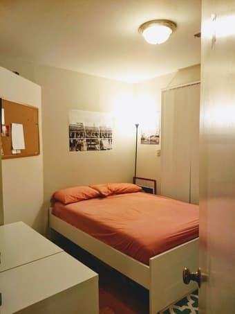 Full sized frame + mattress 1