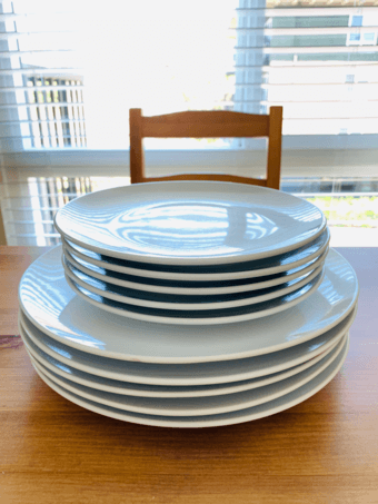 Circular Pyrex glass box  two rectangular Pyrex glass baking pans $10 2