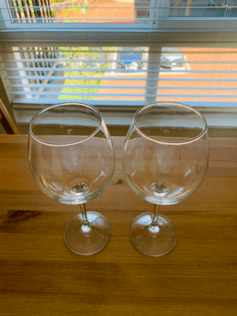 Circular Pyrex glass box  two rectangular Pyrex glass baking pans $10 3