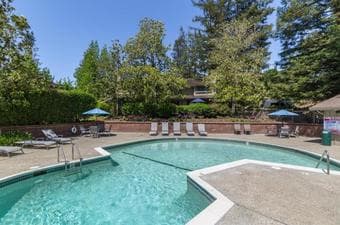 Room available in Menlo Park - 5 min away from campus 2