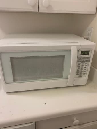 Hamilton Beach Microwave Oven 1
