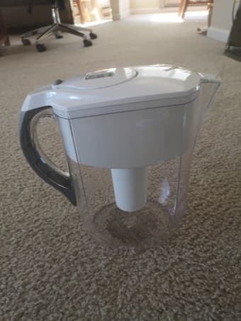 Brita pitcher with 4 unopened filter unit 1
