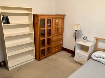 Rooms in big house close to campus 3