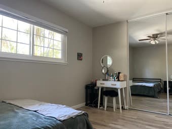 Female Roommate Wanted / Room available in Apartment 4
