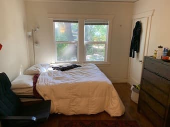 Spacious master bedroom in Menlo Park house (menlo park) 1