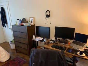 Spacious master bedroom in Menlo Park house (menlo park) 2