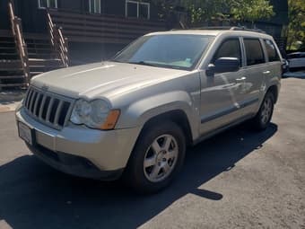 2009 Jeep Grand Cherokee Laredo - Below KBB value! 1