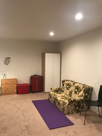 宽敞明亮带家具1室出租 1
